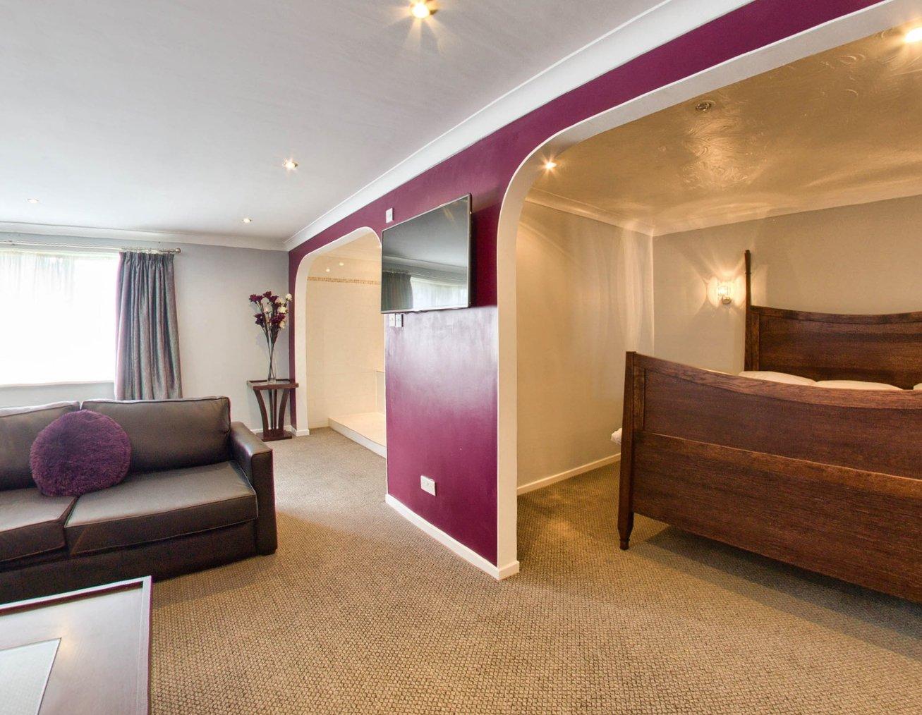 Farmhouse Innlodge By Greene King Inns Portsmouth Eng United Kingdom Compare Deals
