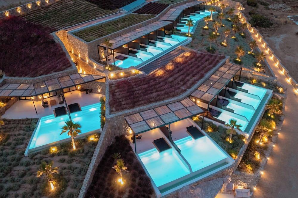 expedia_group-7098866-7dc1d9-747164 Ftelia Black Villas