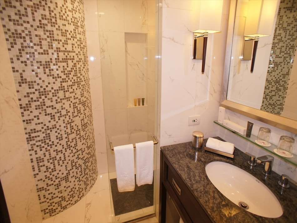 Crimson Hotel Filinvest City, Manila