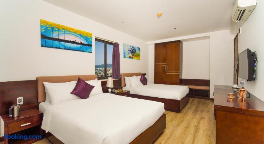 booking-1070875012-528065231-373515 Golden Sun Apartment by New Sky Travel