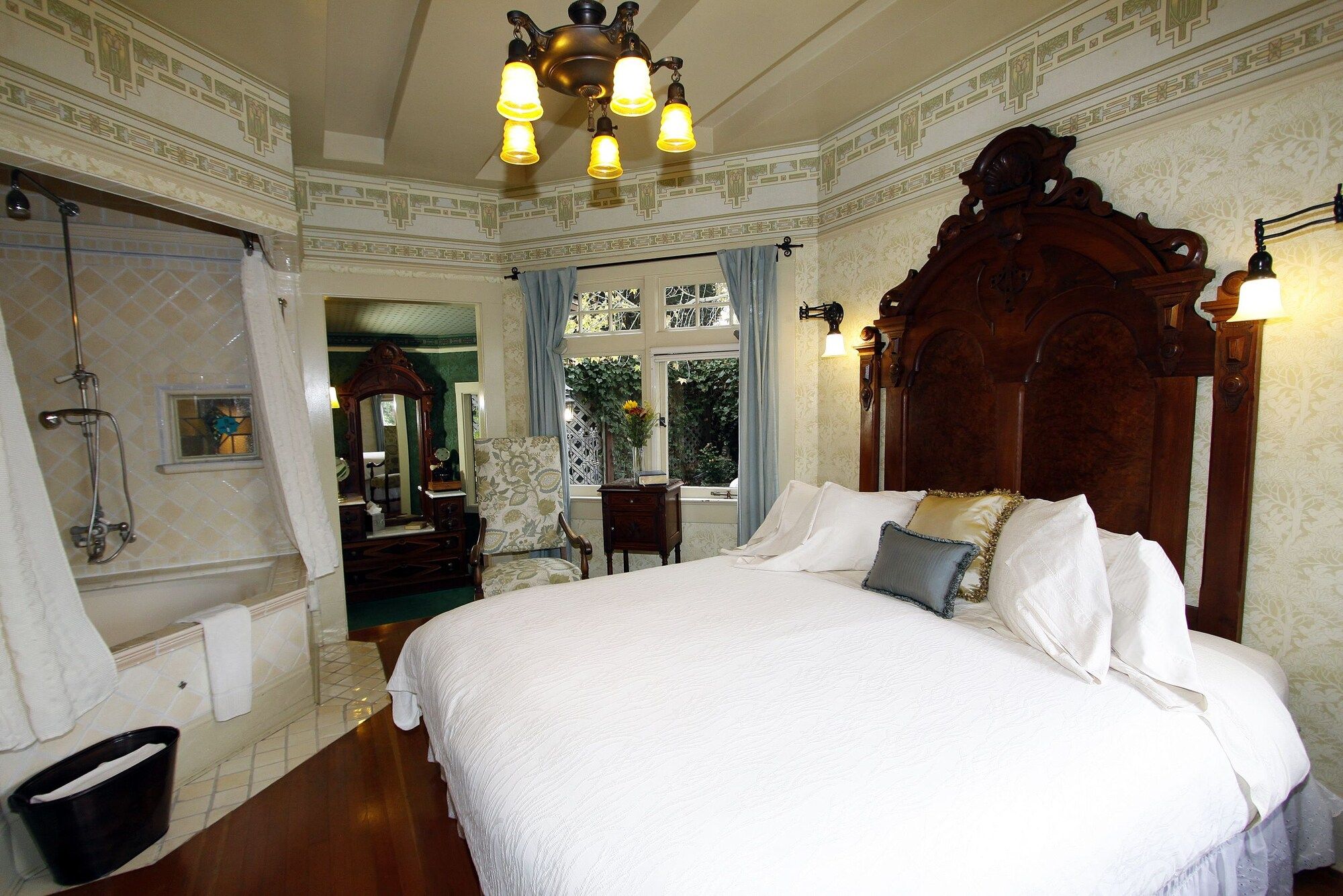 Bed & Breakfasts in Carmel-by-the-Sea from $29/night - KAYAK