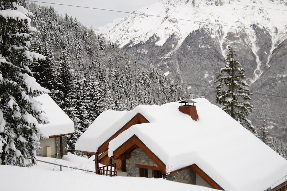 Ski in Ski out direct on to piste individual chalet with fab views and free WIFI Rhône-Alpes - Oz-en-Oisans visuel 2/5 Ski in Ski out direct on to piste individual chalet with fab views and free WIFI Rhône-Alpes - Oz-en-Oisans visuel 2/5
