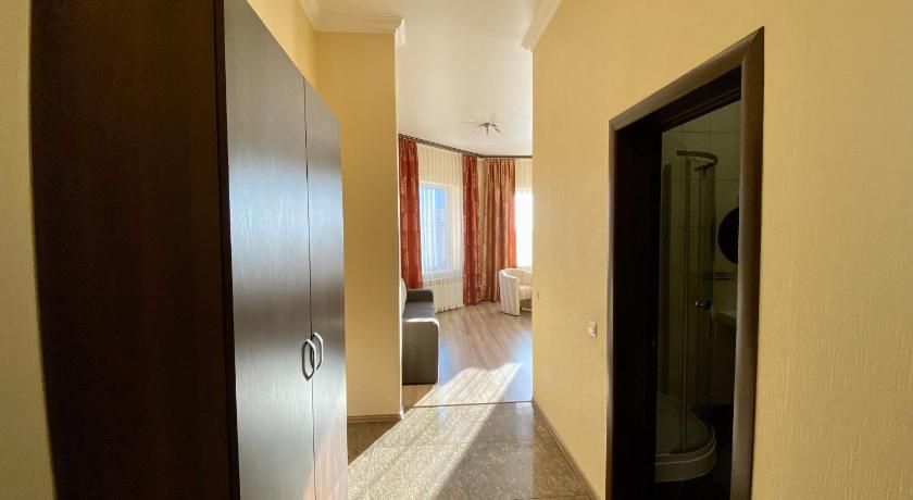 Sting Hotel & Event Palace