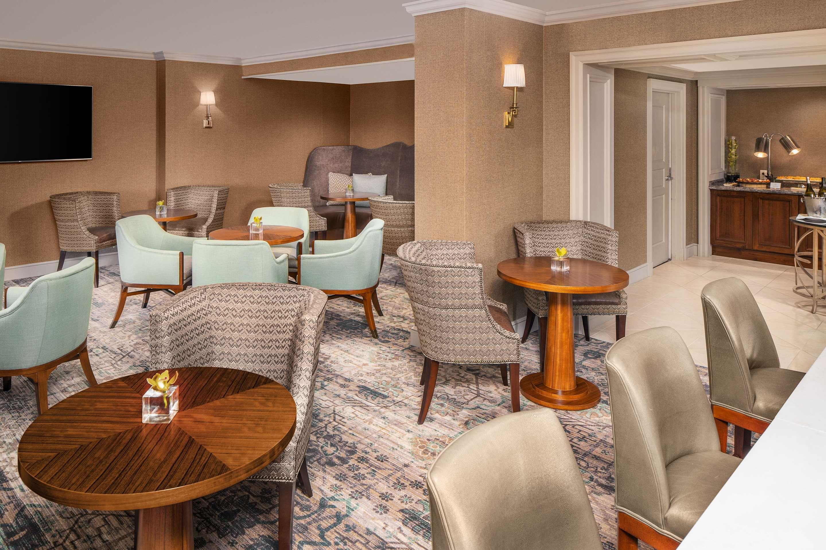 ice-123049-65426385_3XL-146633 Hotel Bennett