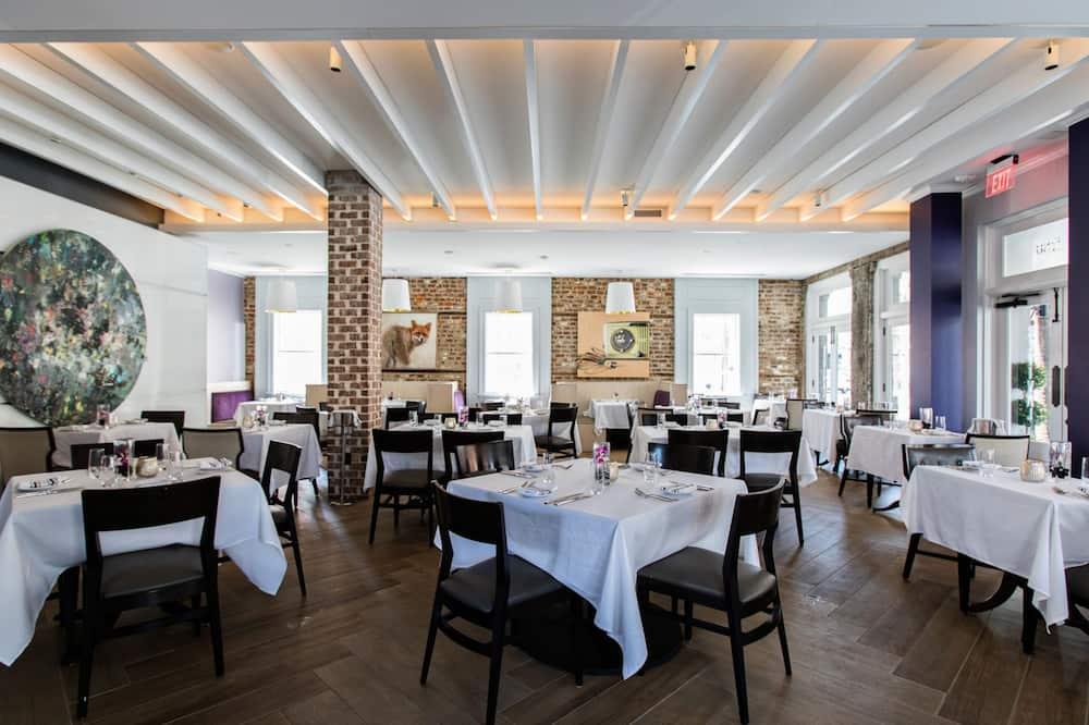 The Vendue, Downtown Art Hotel