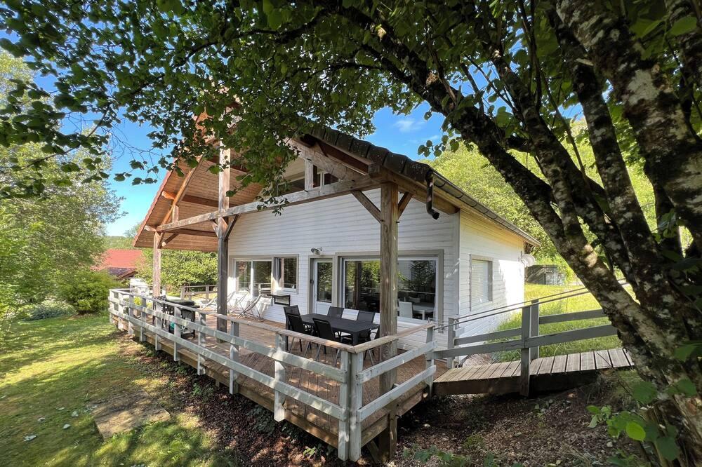 Gite for 6-9: wooden house w/ a high-quality contemporary layout & lots of space Franche Comté - Doucier visuel 3/5 Gite for 6-9: wooden house w/ a high-quality contemporary layout & lots of space Franche Comté - Doucier visuel 3/5