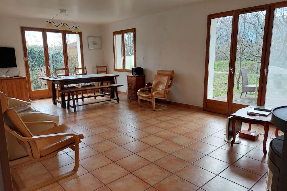 Villa Tout Confort, 4 Personnes, Très Ensoleillée, Grand Calme, Jardin Arboré Rhône-Alpes - Aix-les-Bains visuel 1/5 Villa Tout Confort, 4 Personnes, Très Ensoleillée, Grand Calme, Jardin Arboré Rhône-Alpes - Aix-les-Bains visuel 1/5