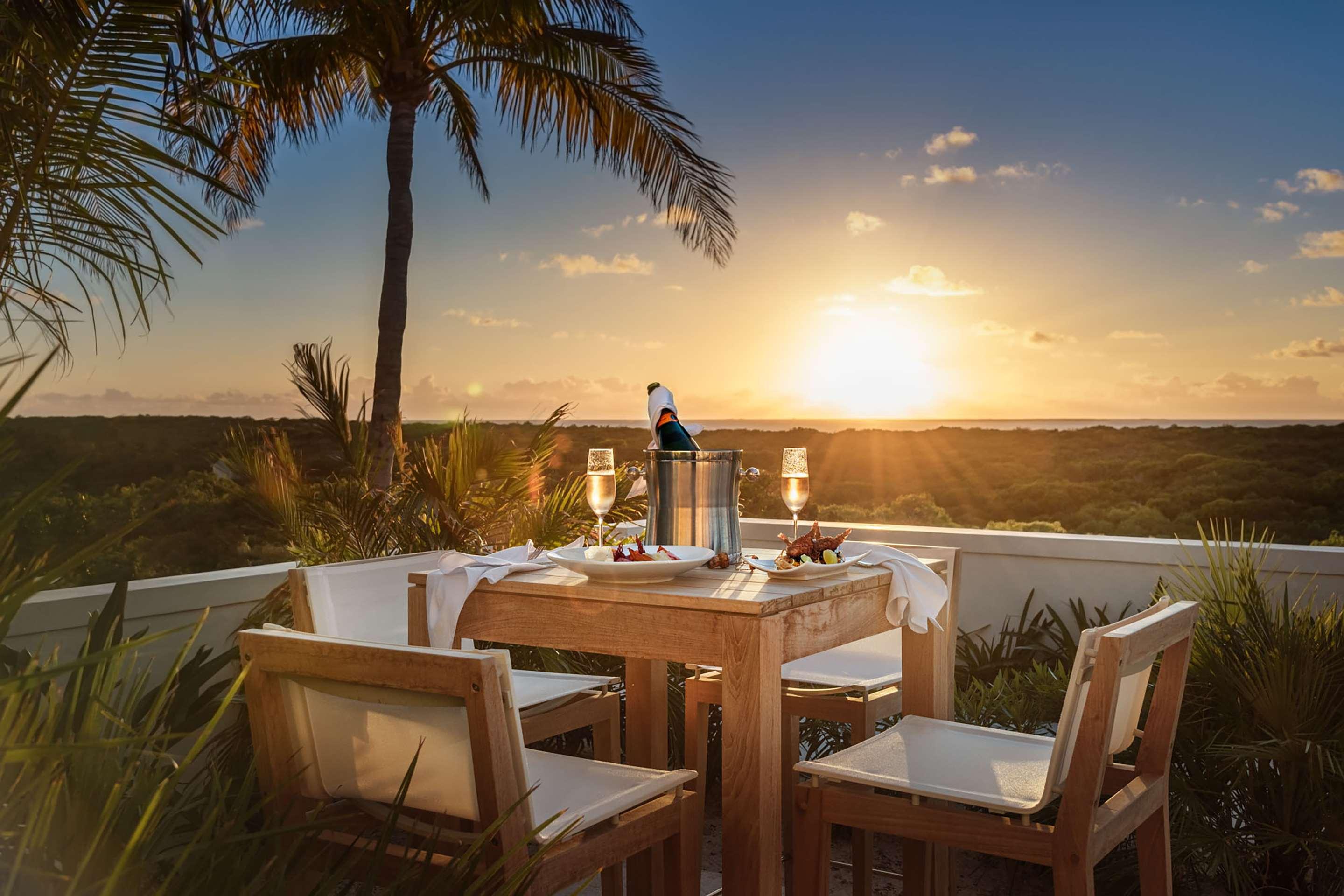 ice-4592231-107641859-661768 The Ambergis Cay