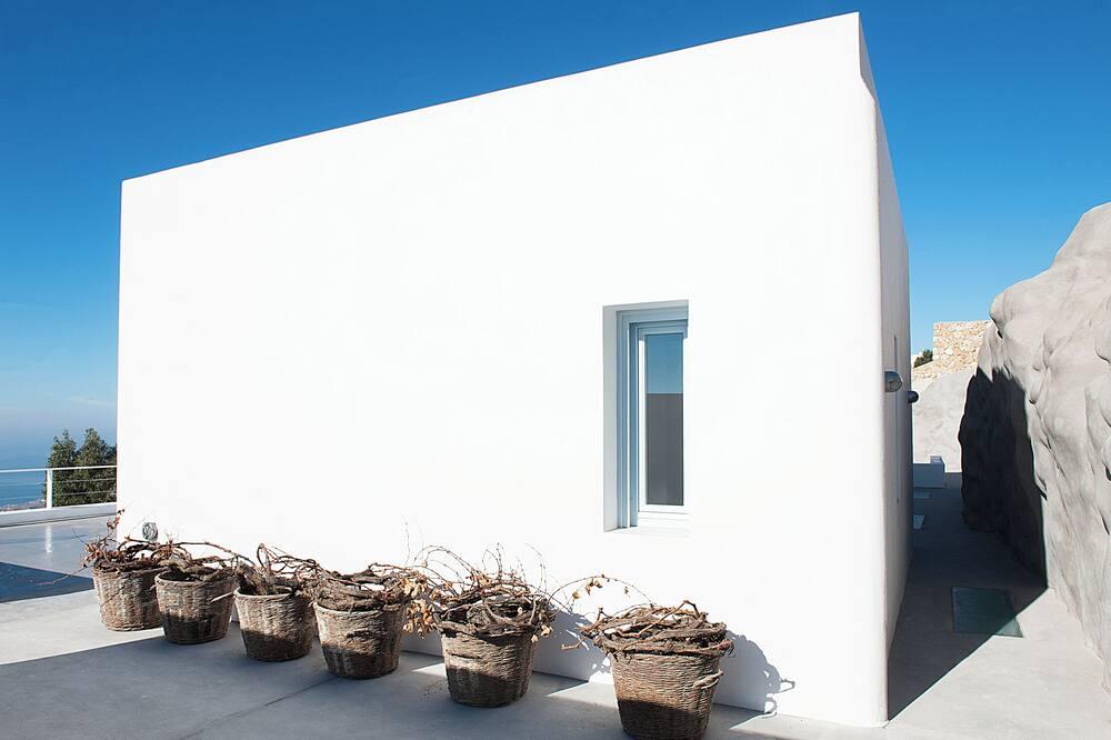 Santorini Heights