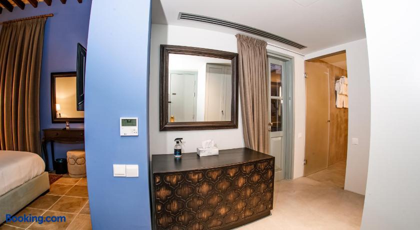 booking-9143528-402824206-647200 Madama Residence