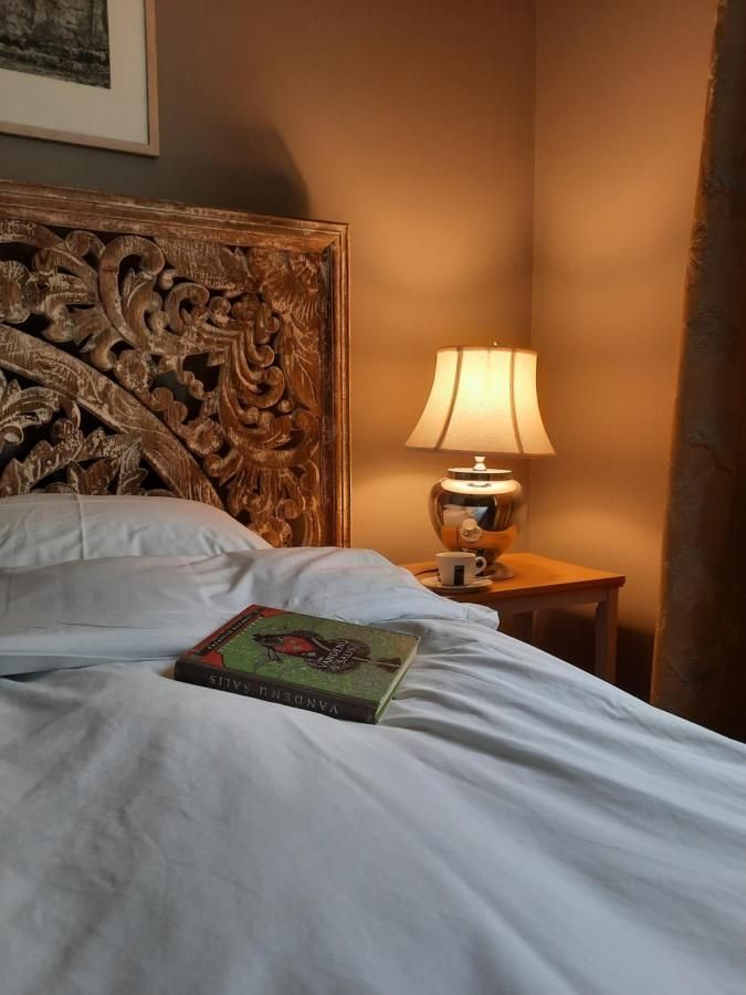 Lake & Library boutique Hotel