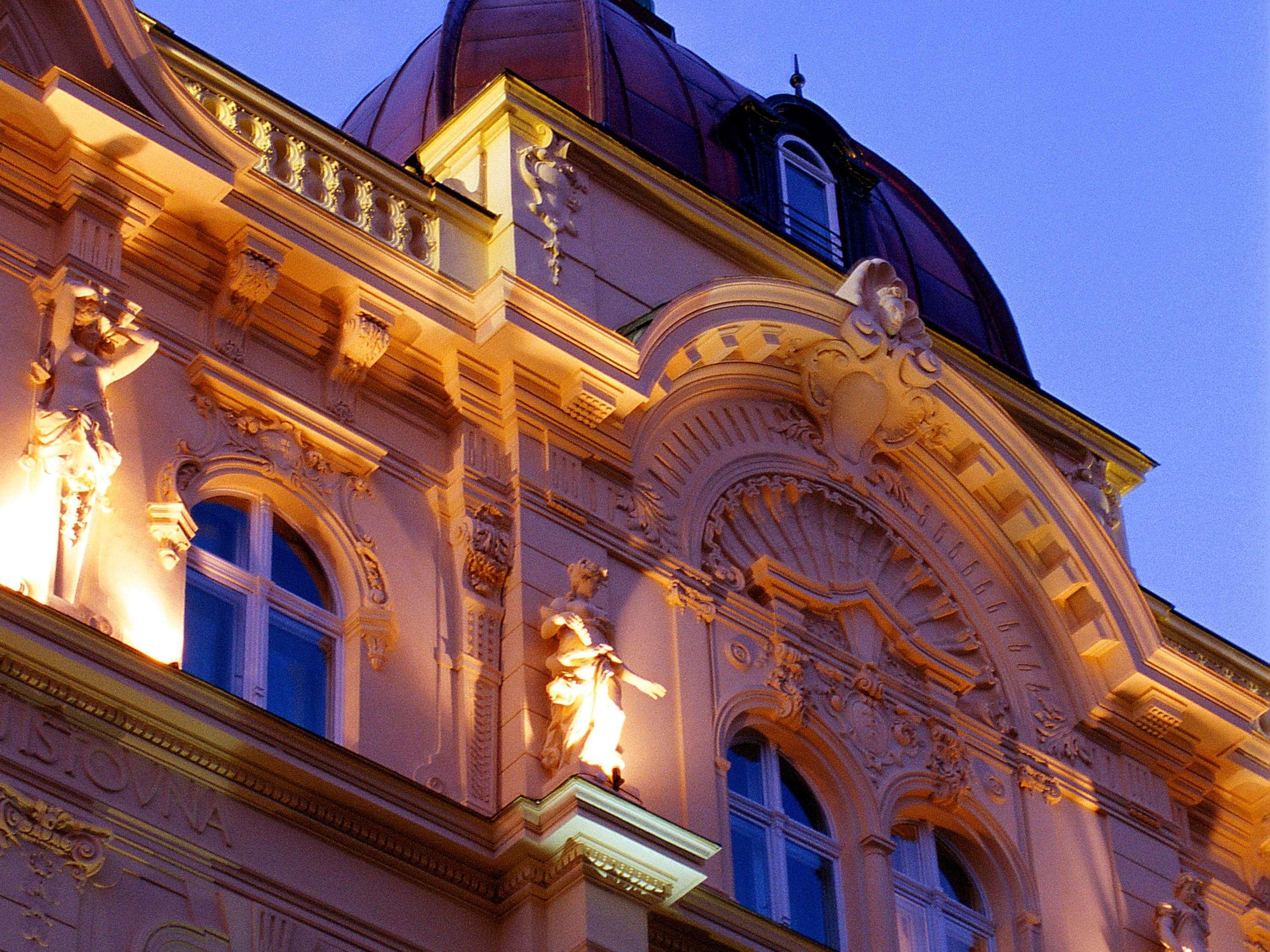 ice-37383-122378267-741245 Century Old Town Prague - MGallery