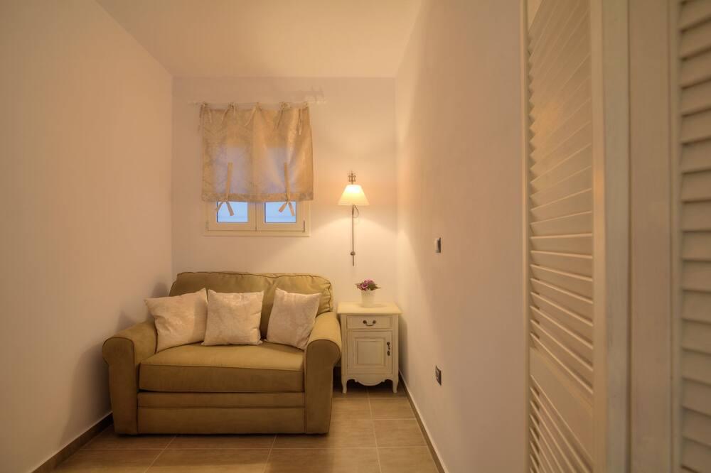 expediav2-708892-d5d709-339658 Miland Suites