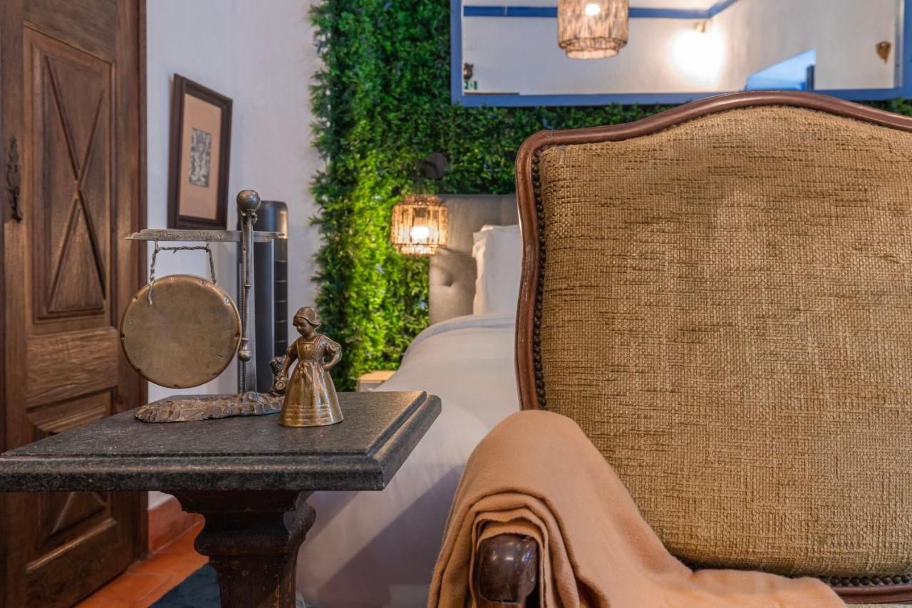 Sintra WOW - Unique double Smart Room in 17th century Palace! Hot tub, Snooker, BBQ, PS5, Sauna, Gym