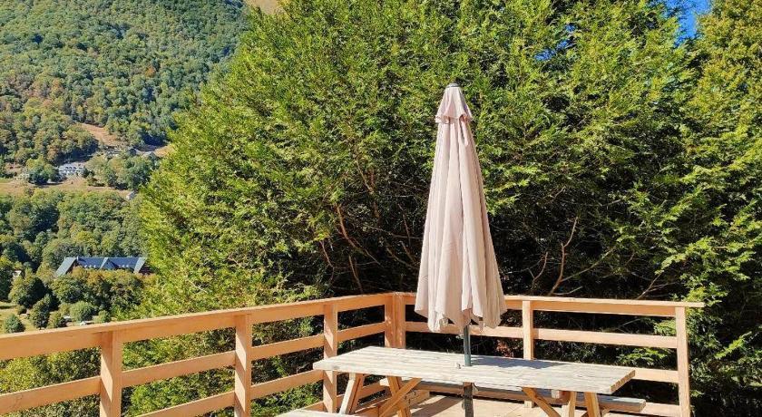 Chalet rénové, 4 chambres, quartier calme, parking FR-1-234-292 - Midi-Pyreneën - Cauterets visuel 1/5 Chalet rénové, 4 chambres, quartier calme, parking FR-1-234-292 - Midi-Pyreneën - Cauterets visuel 1/5