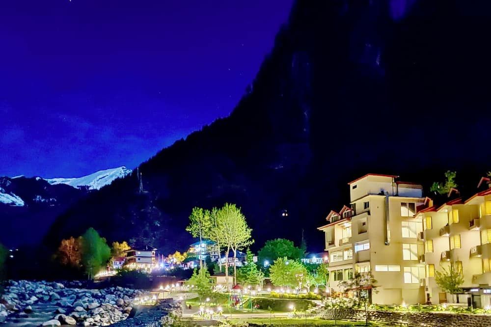 The Allure Grand Resort -A Majestic Riverside Retreat