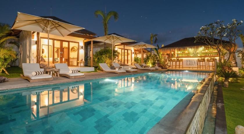 Ehoa Bali Nyanyi Boutique Hotel - In Front Of Entrance To Nuanu