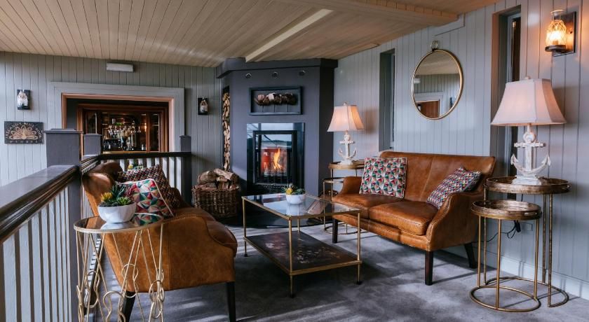 Wineport Lodge