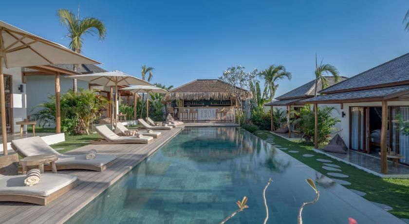 Ehoa Bali Nyanyi Boutique Hotel - In Front Of Entrance To Nuanu