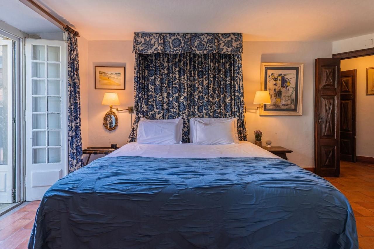 Sintra WOW - Unique double Smart Room in 17th century Palace! Hot tub, Snooker, BBQ, PS5, Sauna, Gym