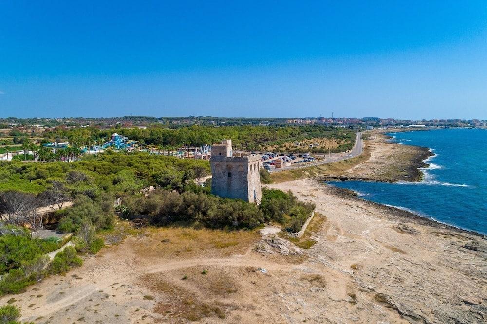 Happy Camp mobile homes in Camping La Vecchia Torre Puglia - Gallipoli visuel 2/5