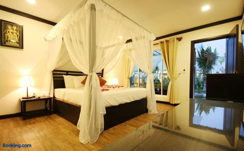 booking-2256125-502049030-290973 Twin Palms Resort
