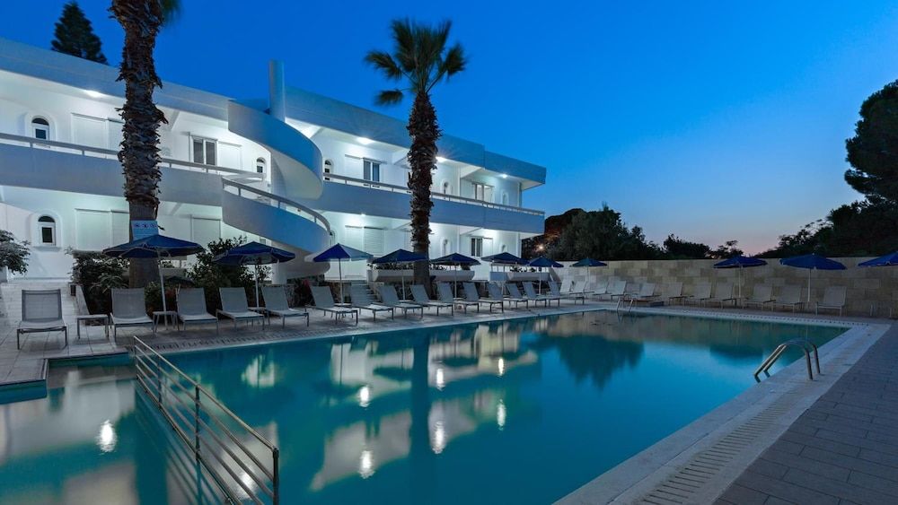 Paleos Hotel Apartments 3