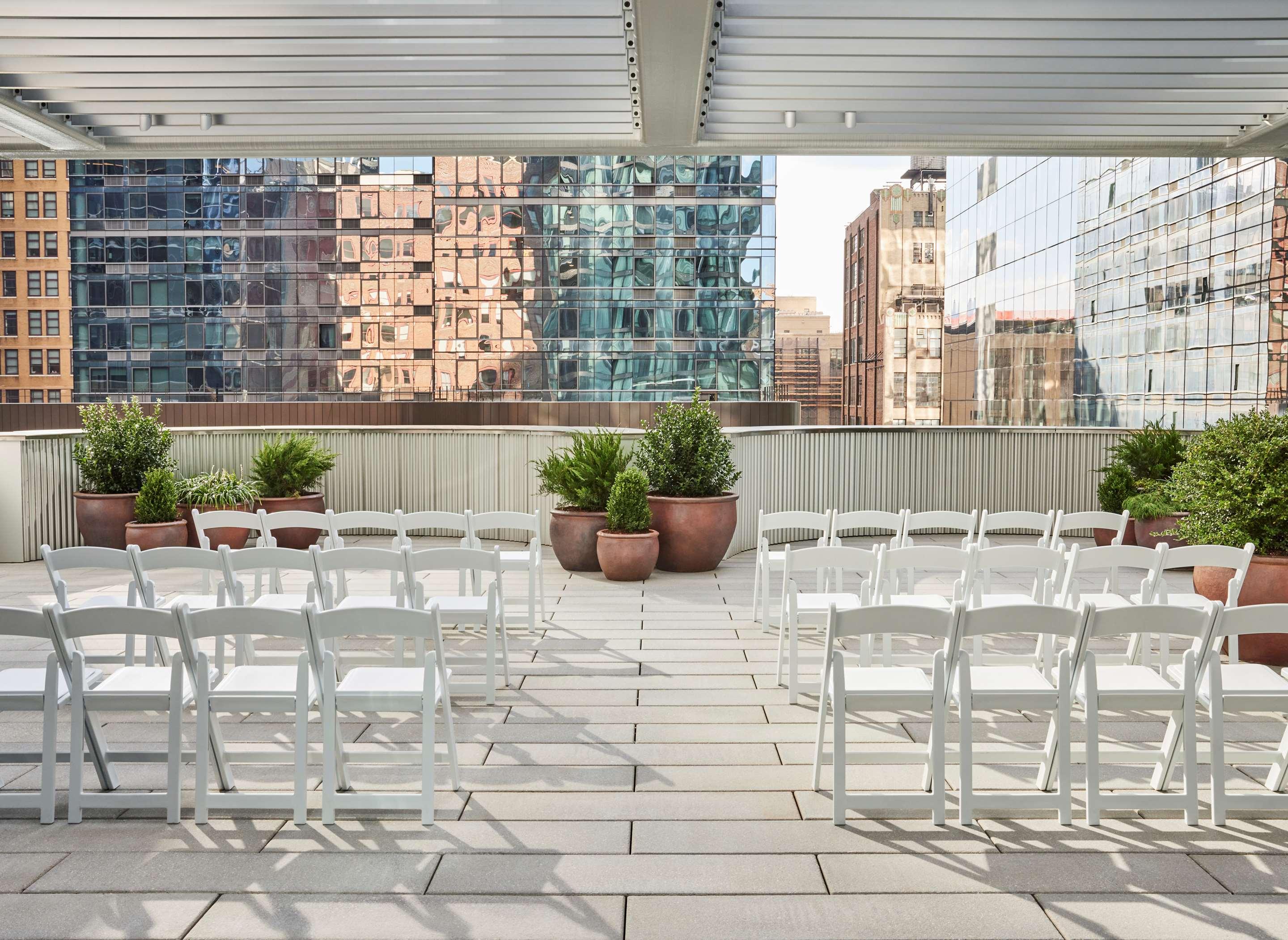 ice-138345-72626383_3XL-663011 Pendry Manhattan West