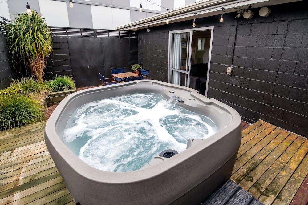 expedia_group-452657-0785bbee-609933 Aura Accommodation