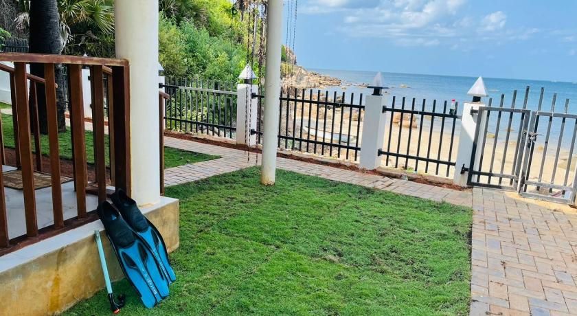 Janas Blue Water Corner