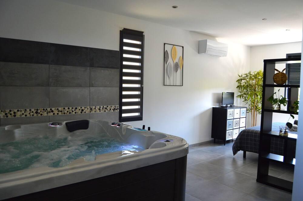 Magnifique villa avec jacuzzi Languedoc-Roussillon - Flaux visuel 3/5 Magnifique villa avec jacuzzi Languedoc-Roussillon - Flaux visuel 3/5