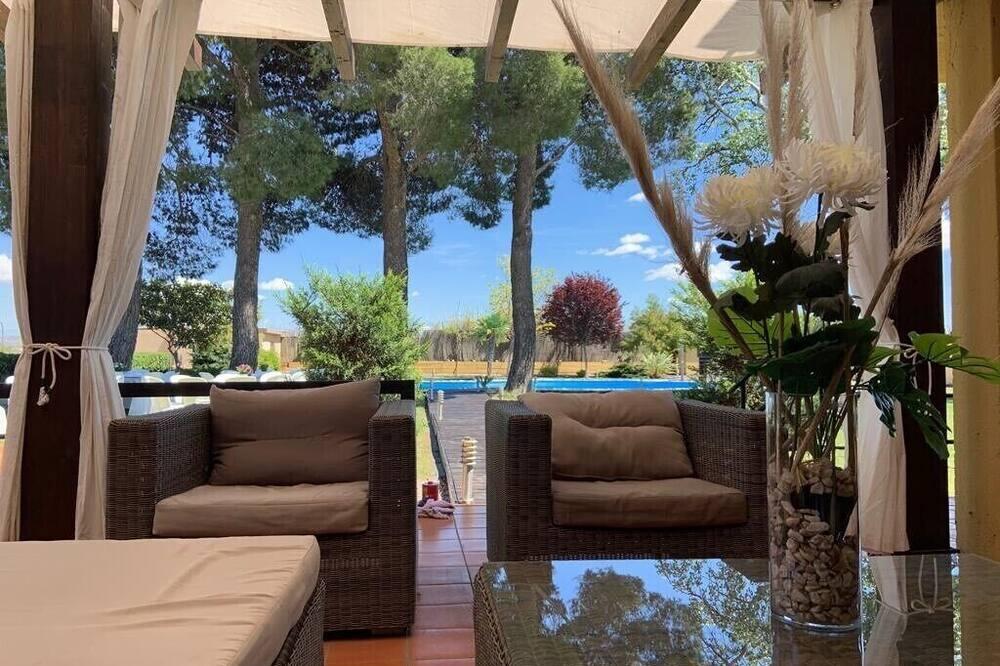 Luxury villa with detail decorated pool Aragon - Saragosse visuel 1/5 Luxury villa with detail decorated pool Aragon - Saragosse visuel 1/5