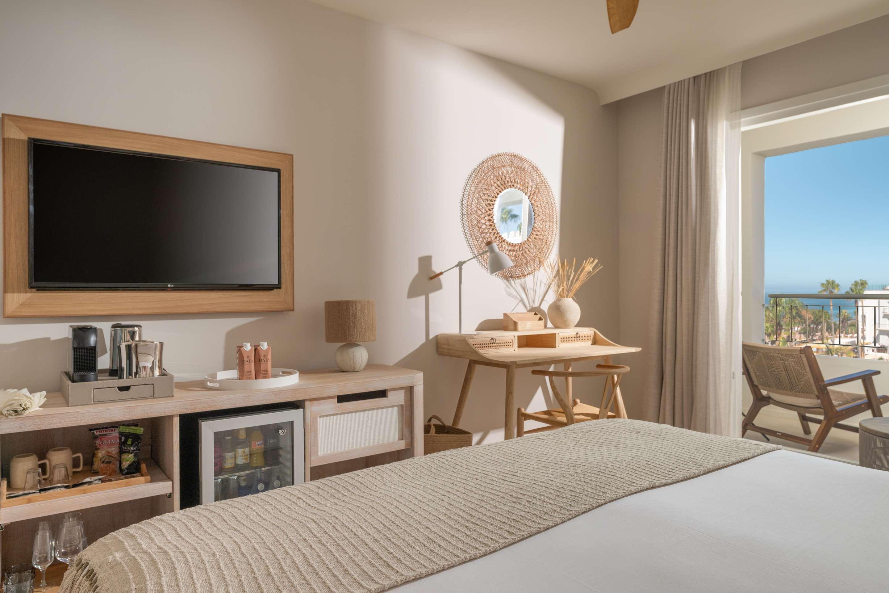 ice-1070823493-eecdbf-091573 Daia Slow Beach Hotel Conil