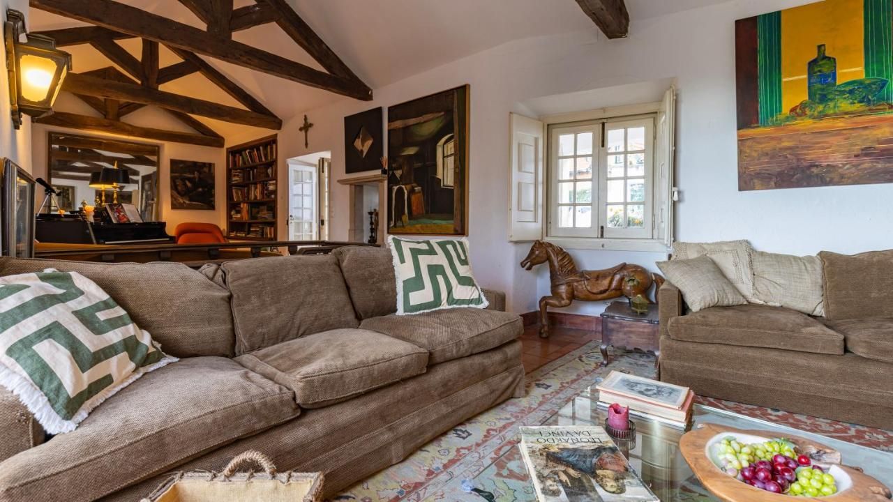 Sintra WOW - Unique double Smart Room in 17th century Palace! Hot tub, Snooker, BBQ, PS5, Sauna, Gym