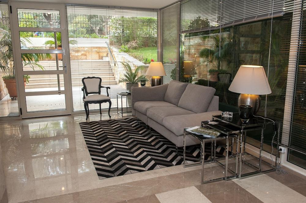 sembo-2325552-fe3323-544261 Urban Residence