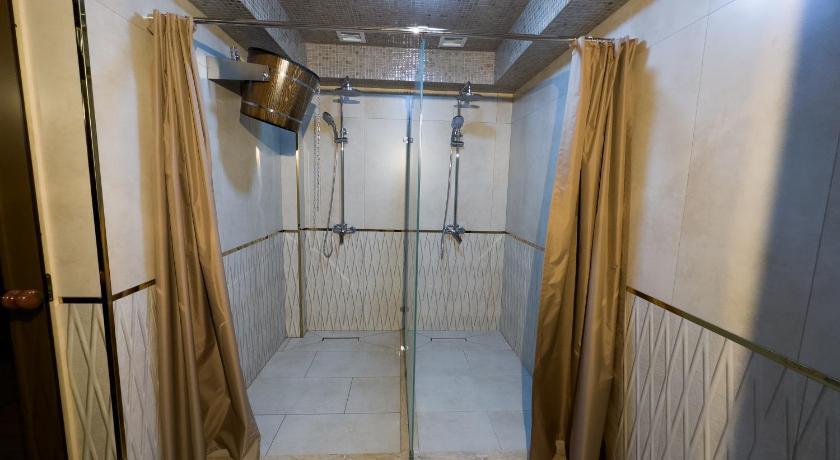 Leon Hotel Spa Ganja