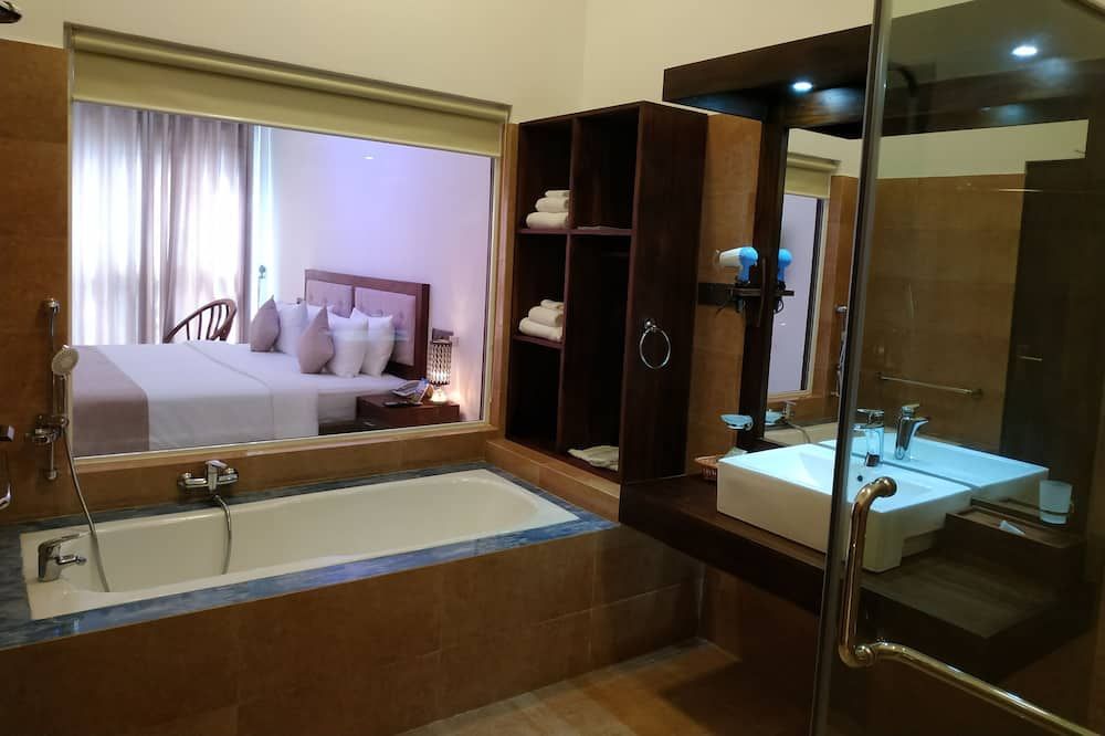 Sigiriya Cashew Palace Resort