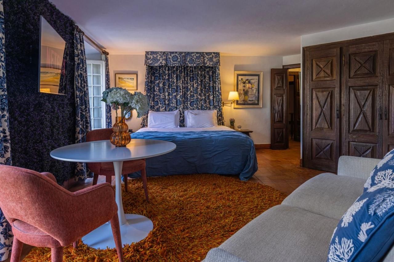 Sintra WOW - Unique double Smart Room in 17th century Palace! Hot tub, Snooker, BBQ, PS5, Sauna, Gym