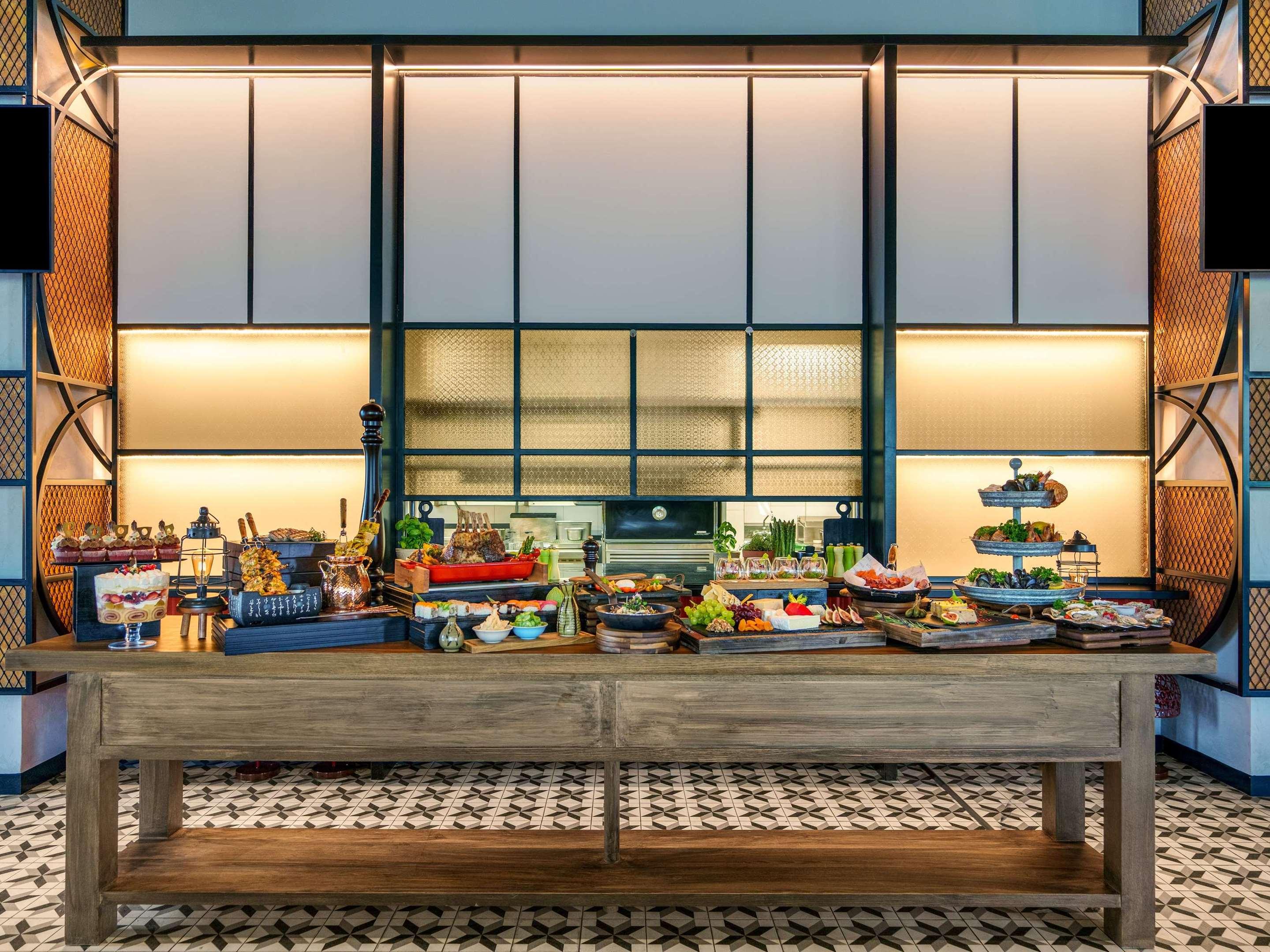 ice-1070419878-121793167-887903 Mövenpick Resort Al Marjan Island