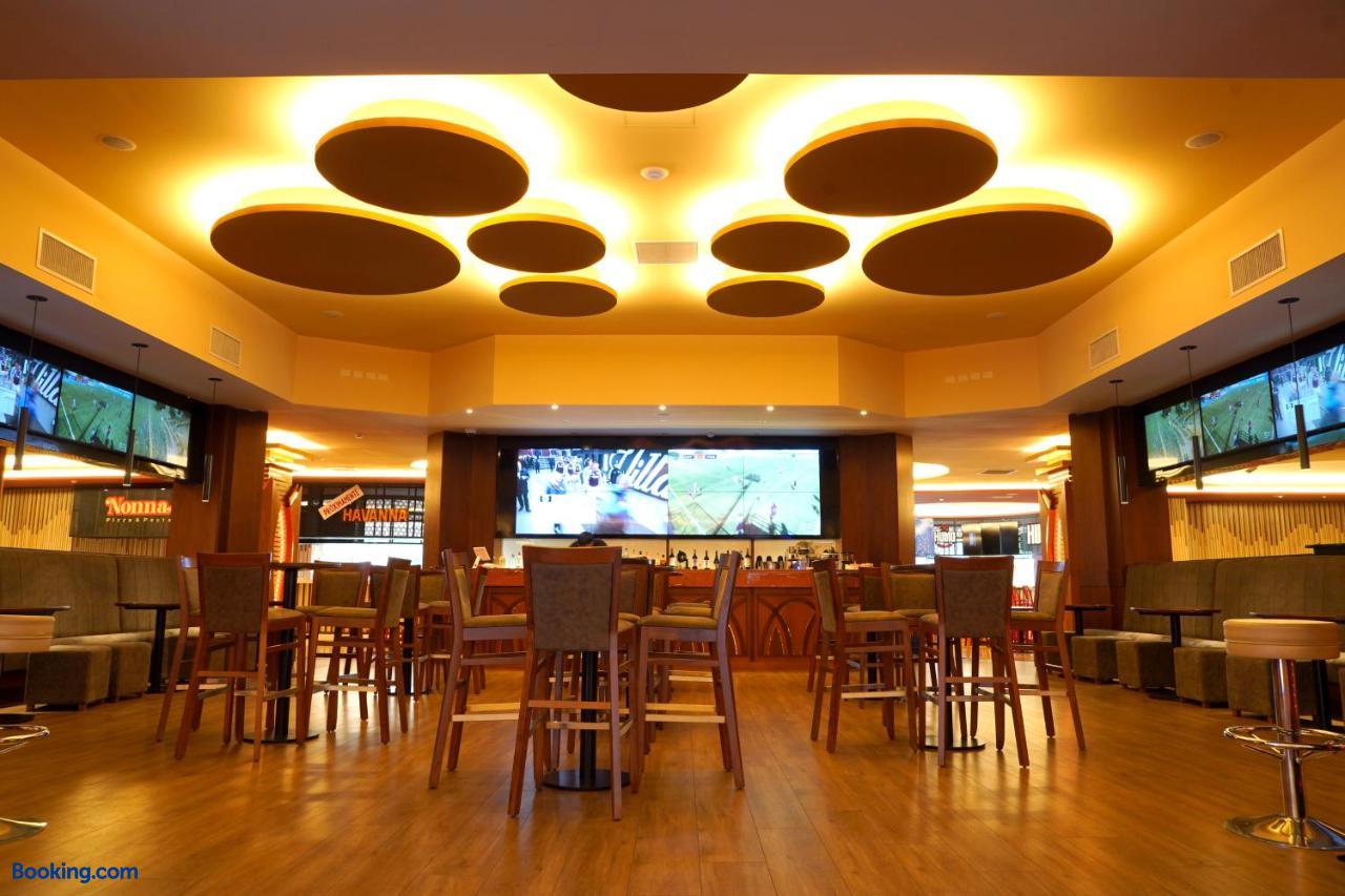 booking-1072106157-630882142-927170 Hotel y Casino del Río - Viedma