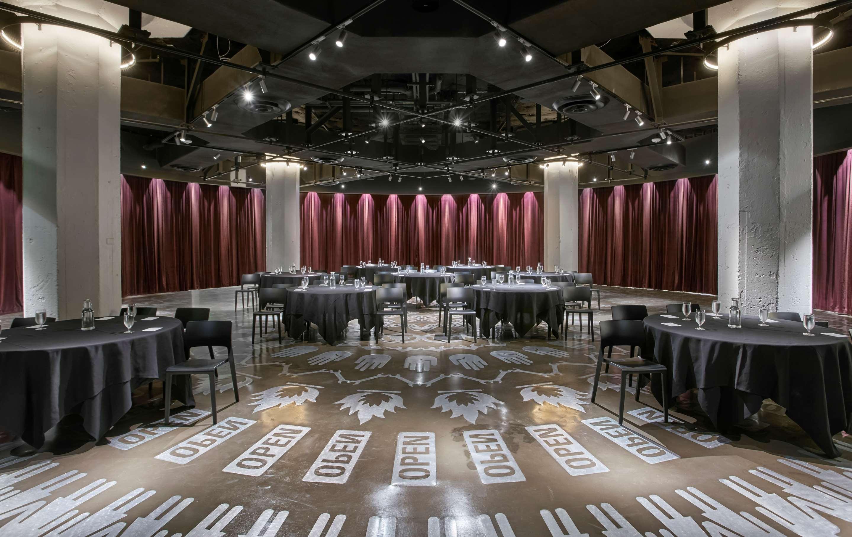 ice-10139797-120186722-979582 Fordson Hotel
