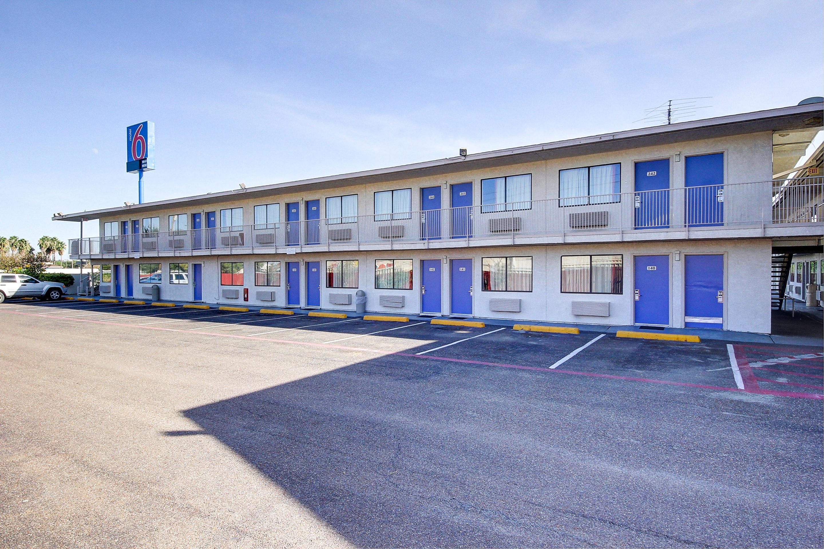 Motel 6 Laredo South από 30€. Μοτέλ σε Laredo - KAYAK