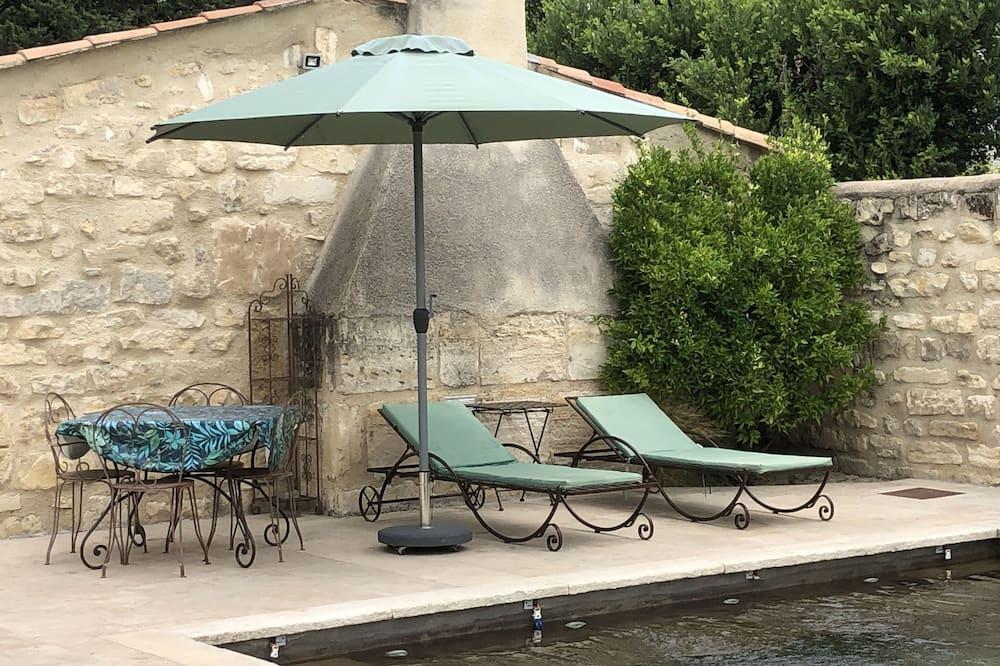Gite in Provence for a couple, fully equipped, with swimming pool and large garden. Provence-Alpes-Côte d'Azur - Tarascon visuel 3/5 Gite in Provence for a couple, fully equipped, with swimming pool and large garden. Provence-Alpes-Côte d'Azur - Tarascon visuel 3/5