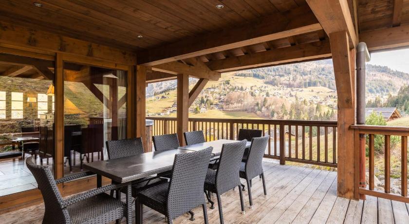 Chalet pour 8 avec cheminée, proche des pistes, WiFi, garage, non fumeur FR-1-304-110 - Rhône-Alpes - La Clusaz visuel 1/5 Chalet pour 8 avec cheminée, proche des pistes, WiFi, garage, non fumeur FR-1-304-110 - Rhône-Alpes - La Clusaz visuel 1/5