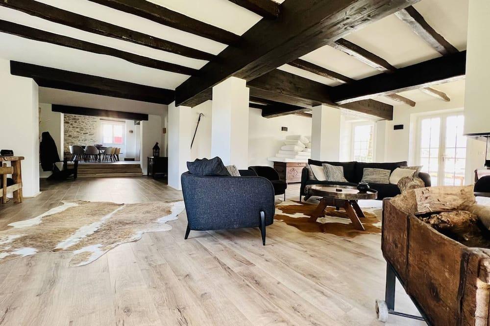 Villa Hasparren, 11 bedrooms, 14 persons Aquitaine - Hasparren visuel 2/5 Villa Hasparren, 11 bedrooms, 14 persons Aquitaine - Hasparren visuel 2/5