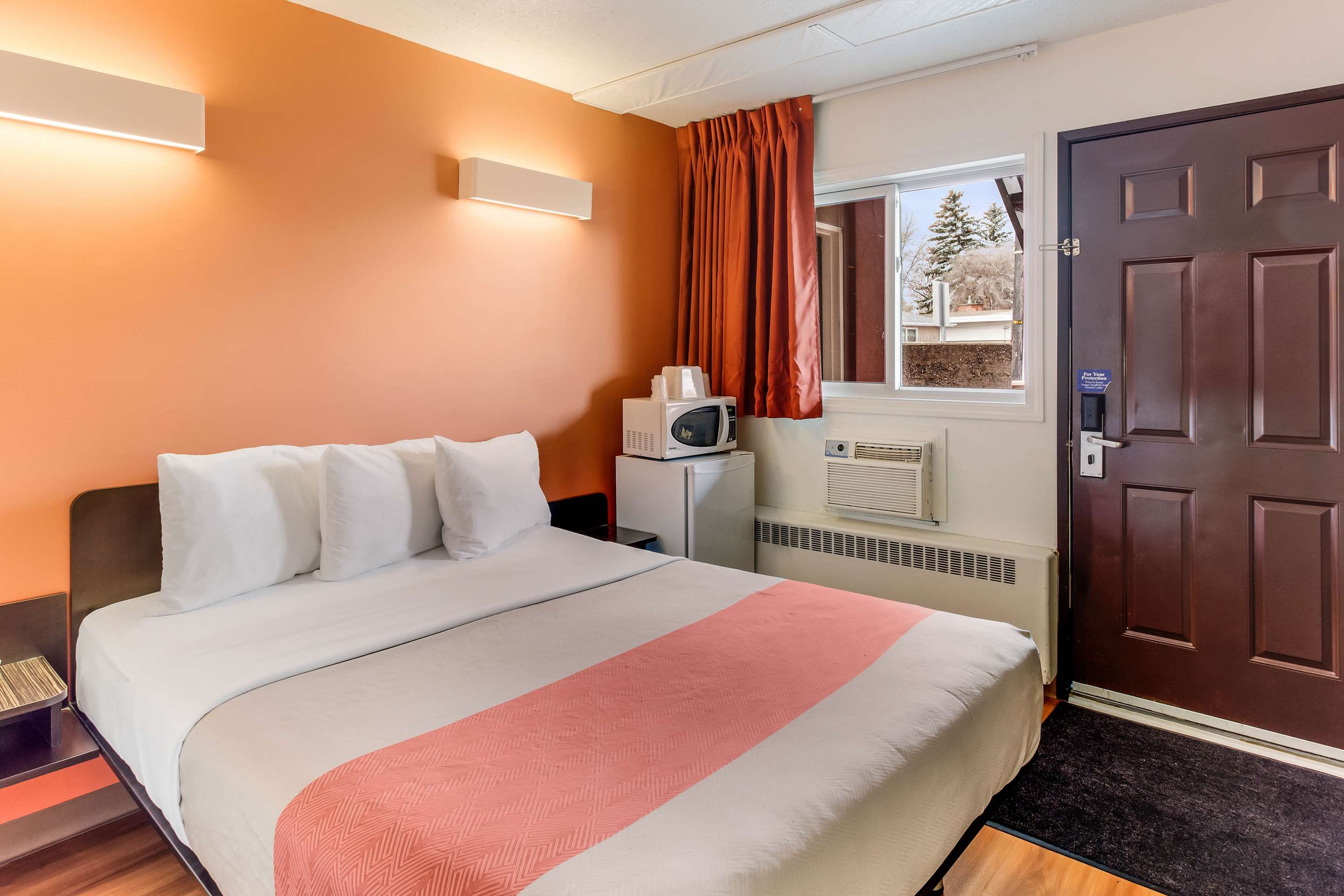 Motel 6 Lethbridge Ab C 88 C 9 0 Lethbridge Hotel Deals