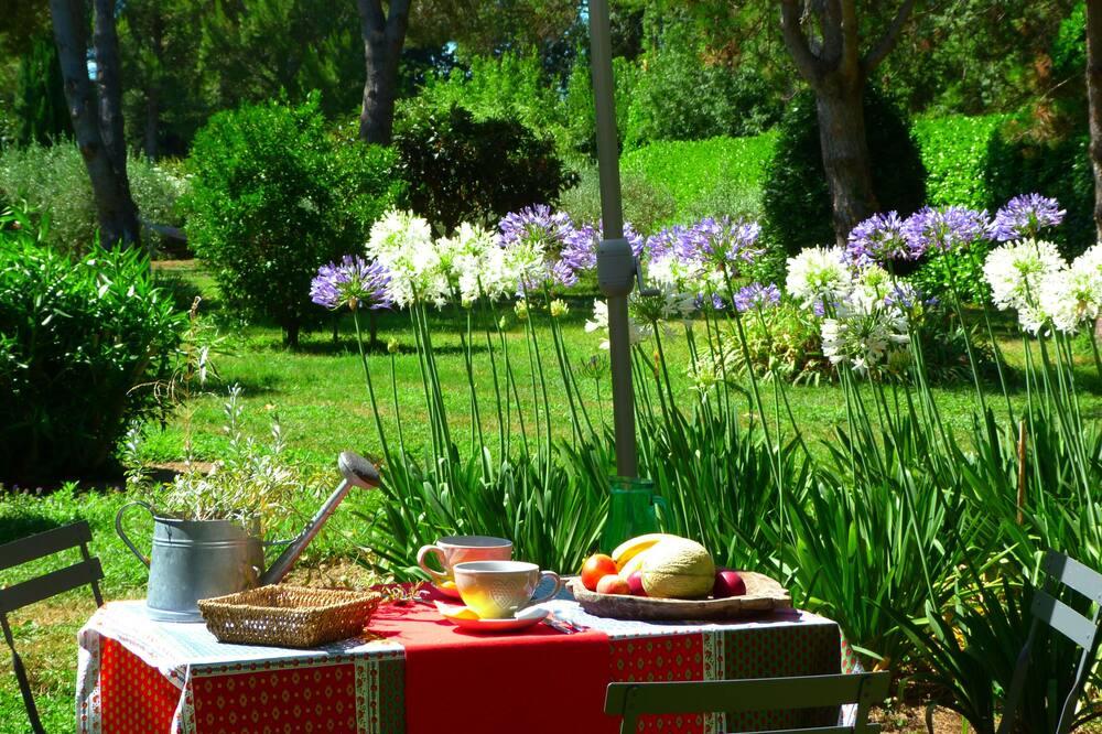 Nice little house with park and large pool Fontvieille center 1km - Provence - Provence-Alpes-Côte d'Azur - Tarascon visuel 1/5 Nice little house with park and large pool Fontvieille center 1km - Provence - Provence-Alpes-Côte d'Azur - Tarascon visuel 1/5