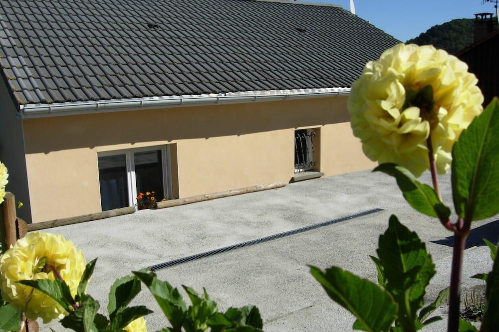 Villa with view of the lake on 450ha and spa for 6 persons Auvergne - Saint-Jacques-d'Ambur visuel 3/5 Villa with view of the lake on 450ha and spa for 6 persons Auvergne - Saint-Jacques-d'Ambur visuel 3/5