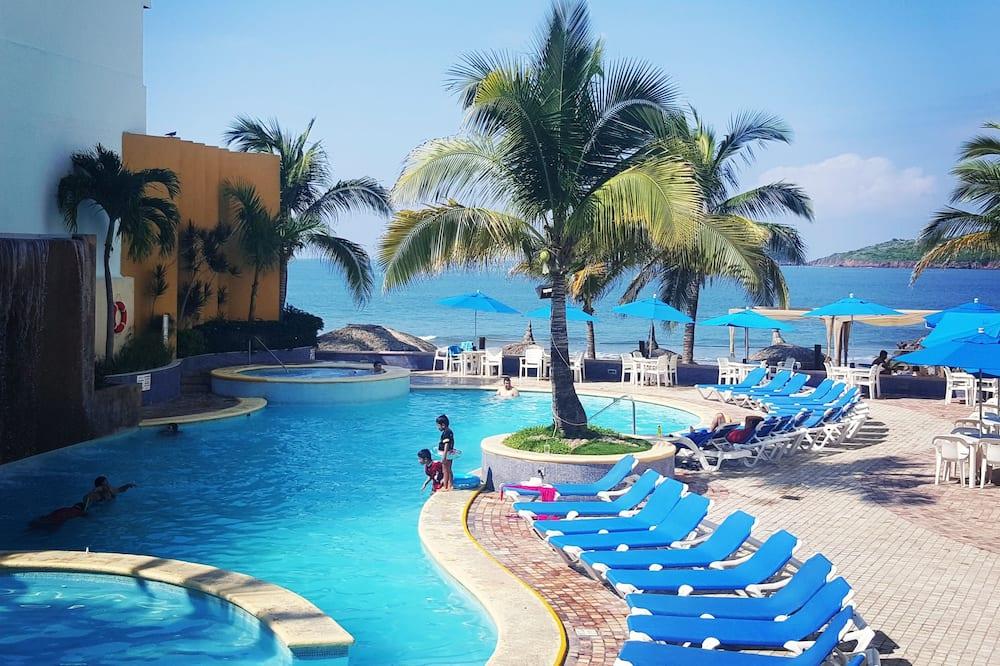 Ofertas, opiniones e imágenes de Las Flores Beach Resort Mazatlán, México desde $58 momondo