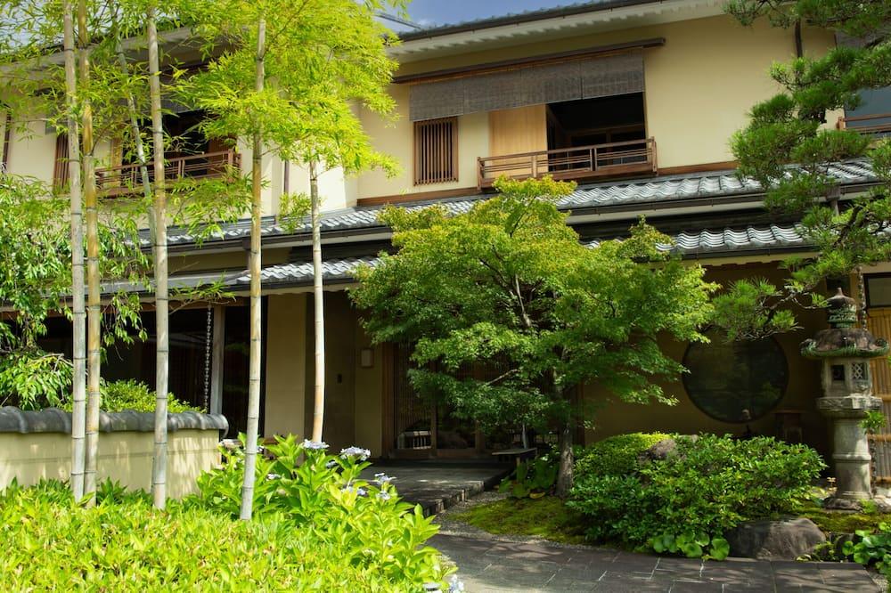 expedia_group-415629-40353804-804366 Ryotei Rangetsu